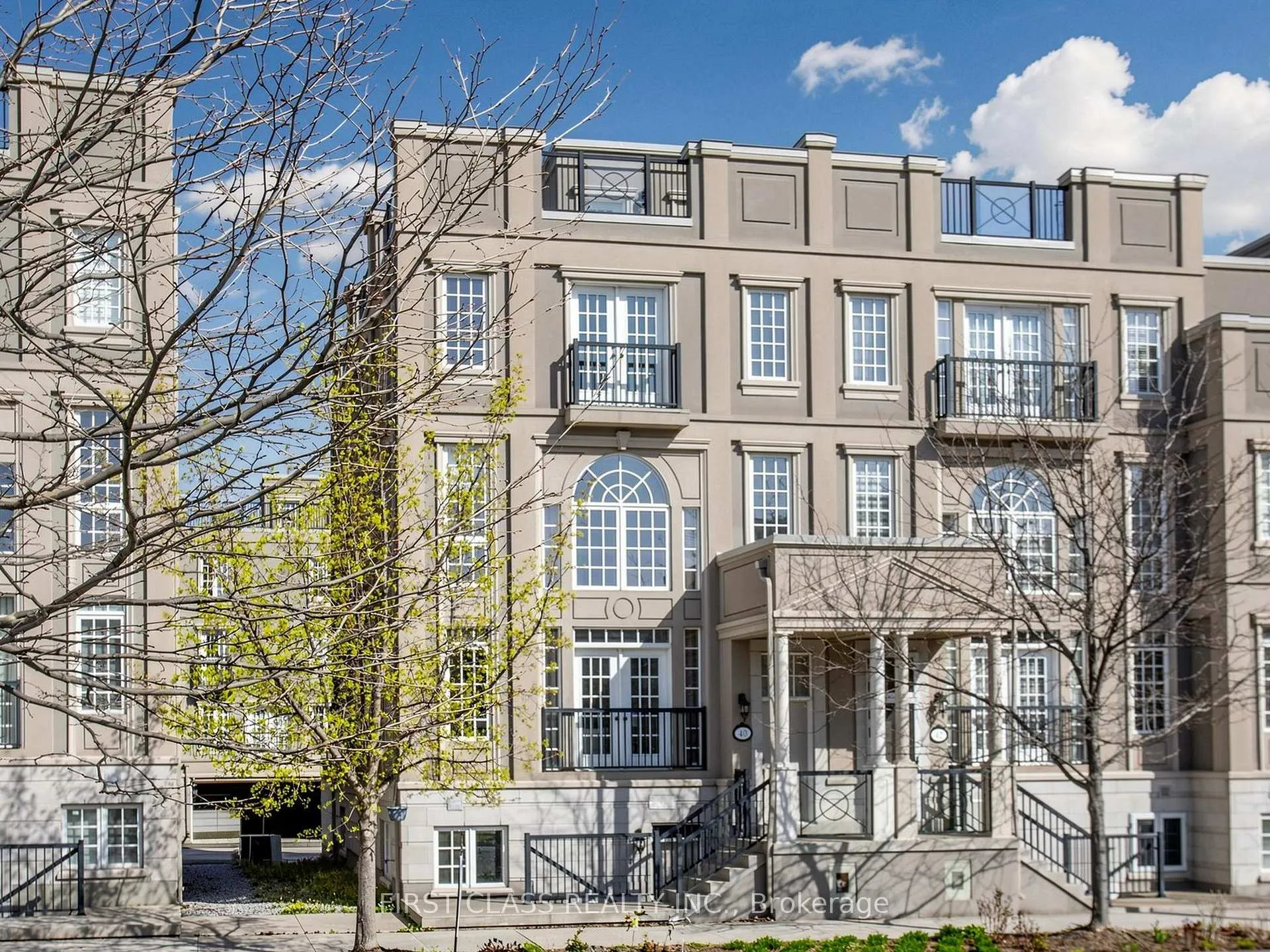 Photo 2 of 40 Bonnycastle Road, Markham, Unionville — HOMEH