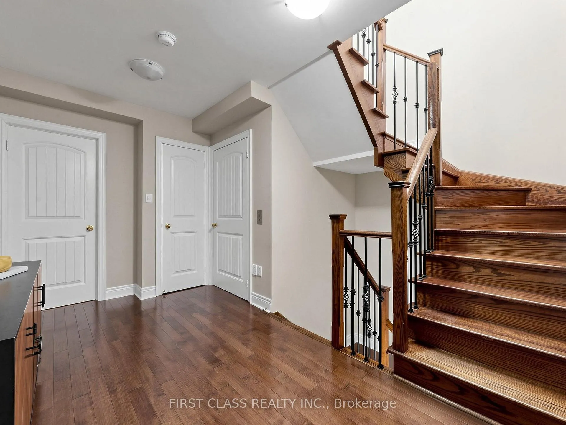 Photo 12 of 40 Bonnycastle Road, Markham, Unionville — HOMEH