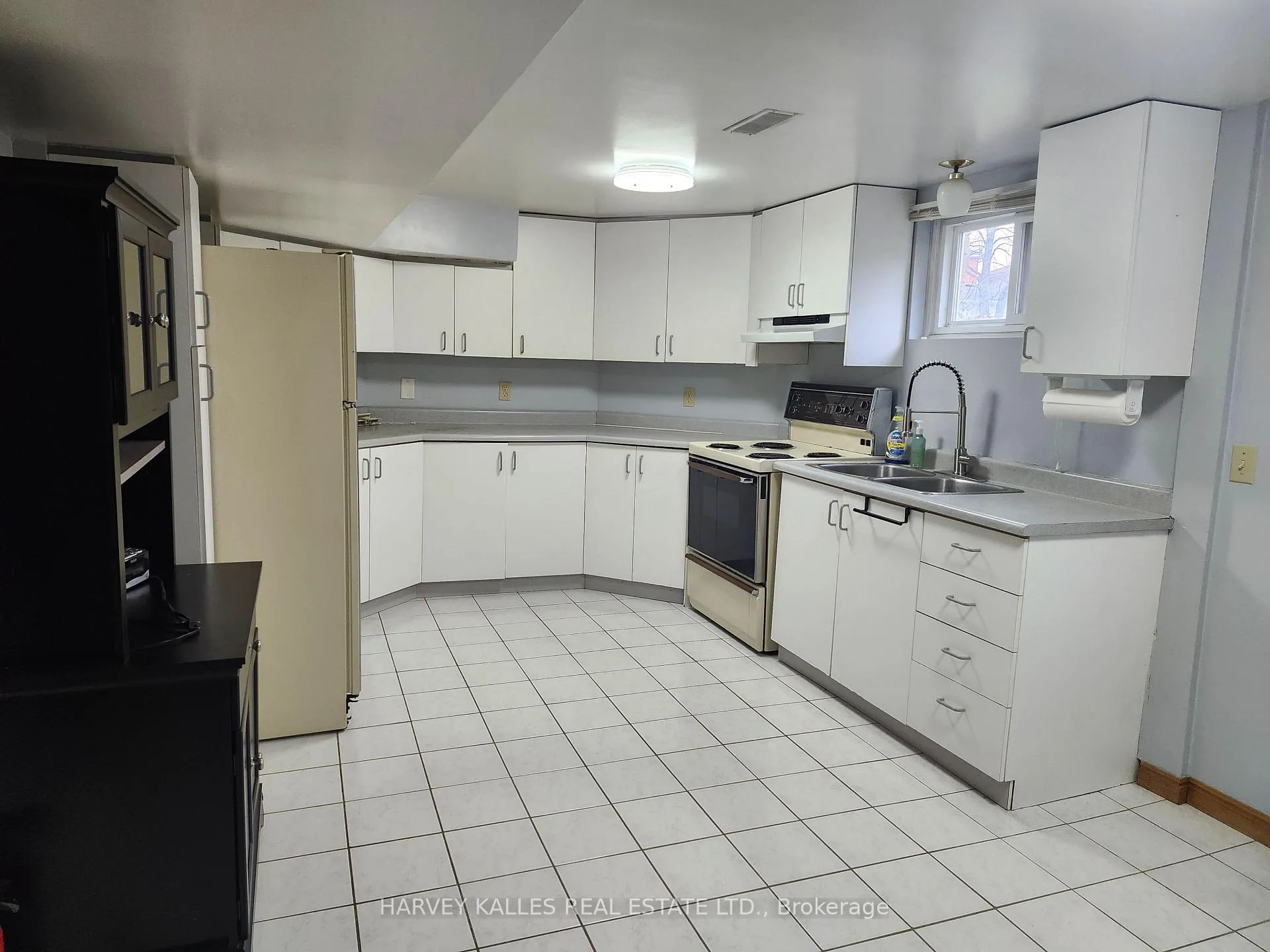 Photo 2 of Unit Lower, 9 Scarlett Drive, Brampton, Fletcher's Creek South — HOMEH