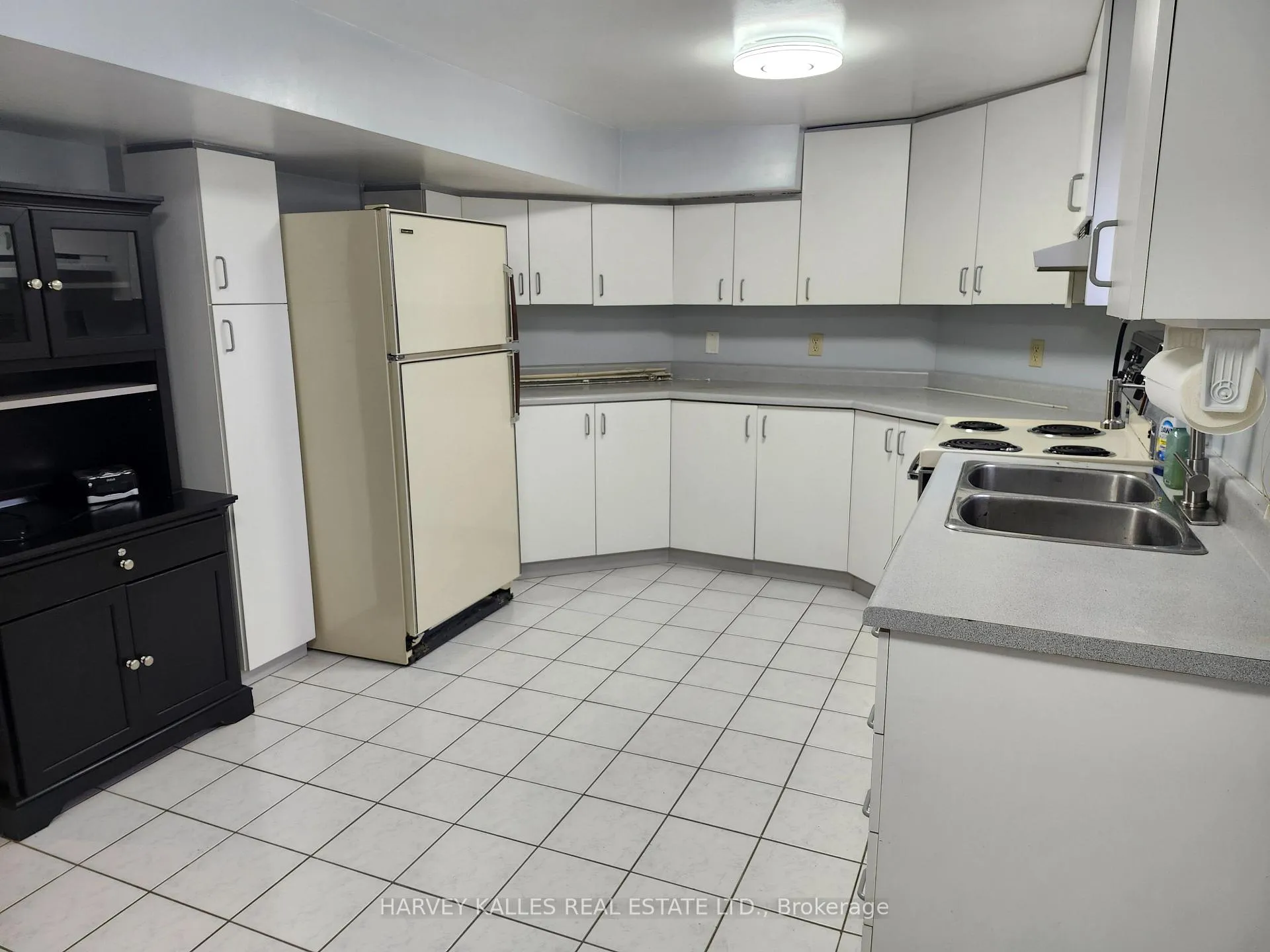 Photo 3 of Unit Lower, 9 Scarlett Drive, Brampton, Fletcher's Creek South — HOMEH