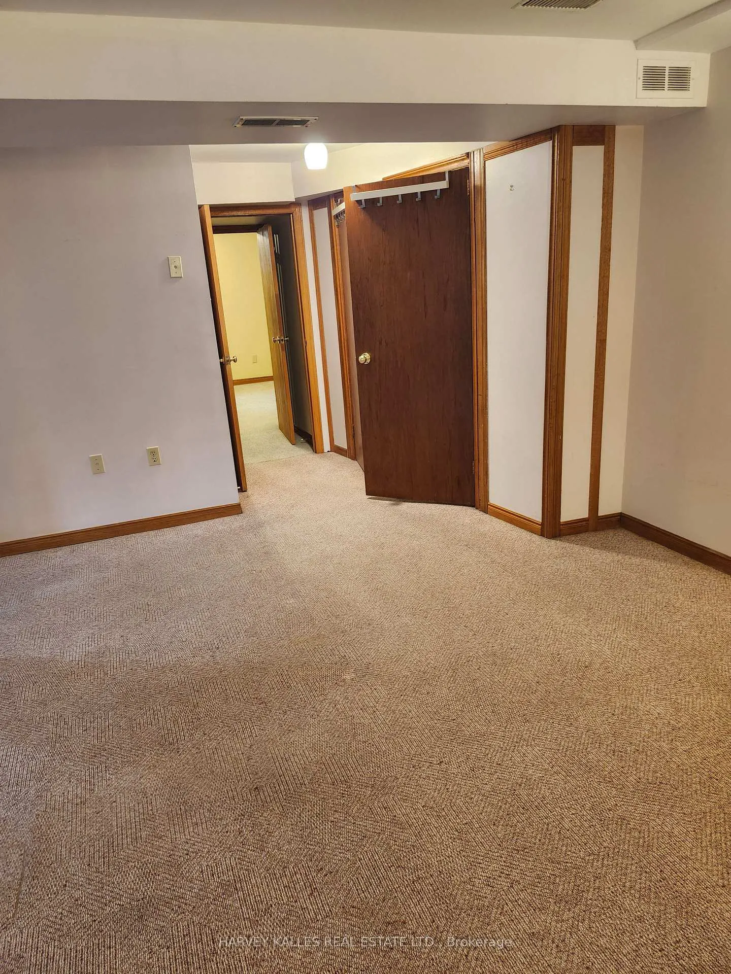 Photo 8 of Unit Lower, 9 Scarlett Drive, Brampton, Fletcher's Creek South — HOMEH