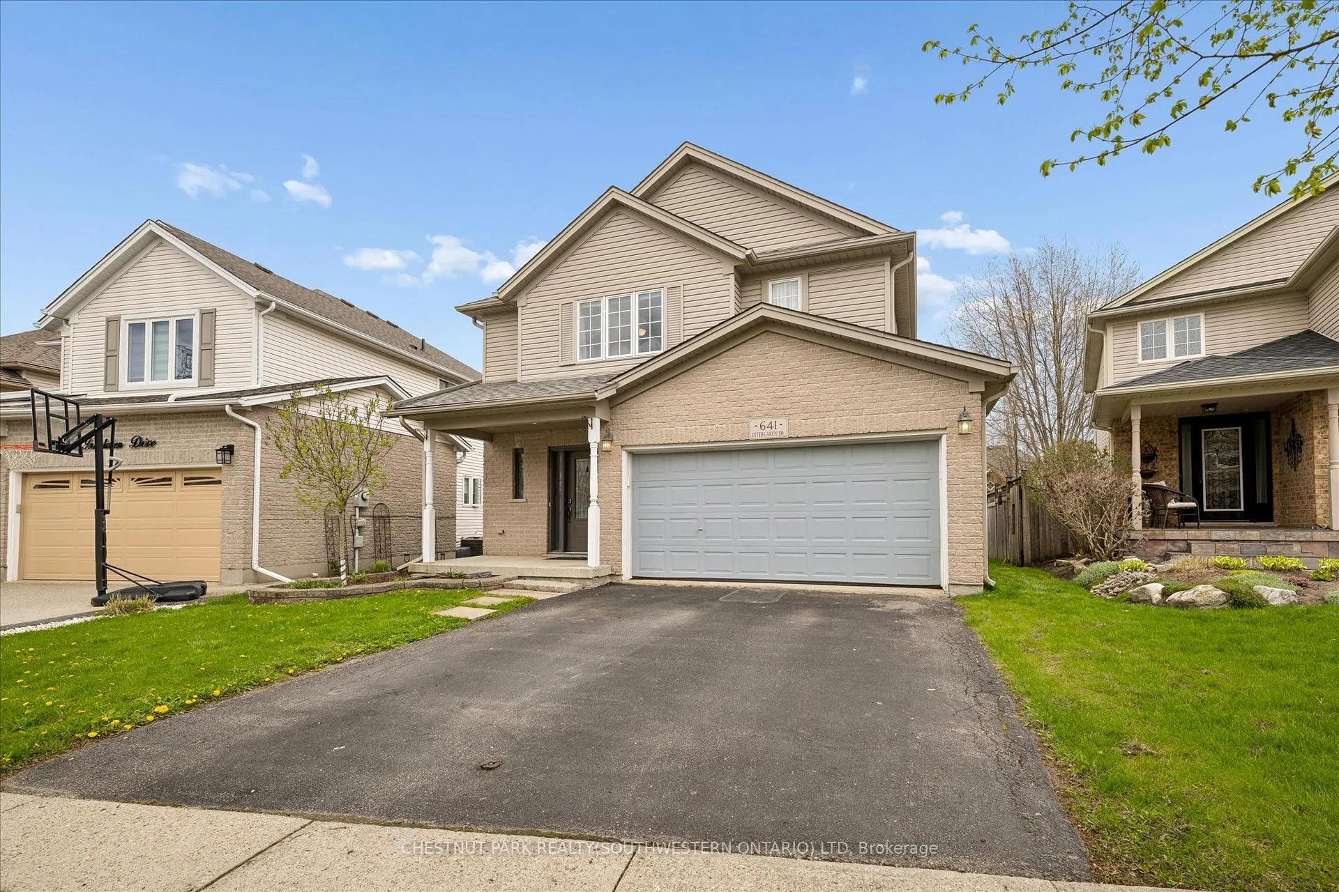 Photo 4 of 641 Interlaken Drive, Waterloo — HOMEH