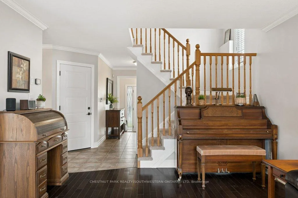 Photo 12 of 641 Interlaken Drive, Waterloo — HOMEH