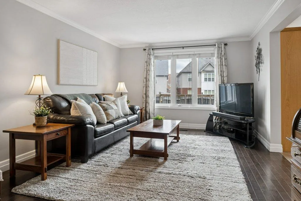 Photo 13 of 641 Interlaken Drive, Waterloo — HOMEH