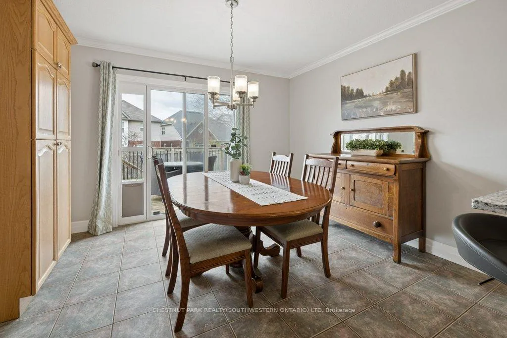 Photo 18 of 641 Interlaken Drive, Waterloo — HOMEH