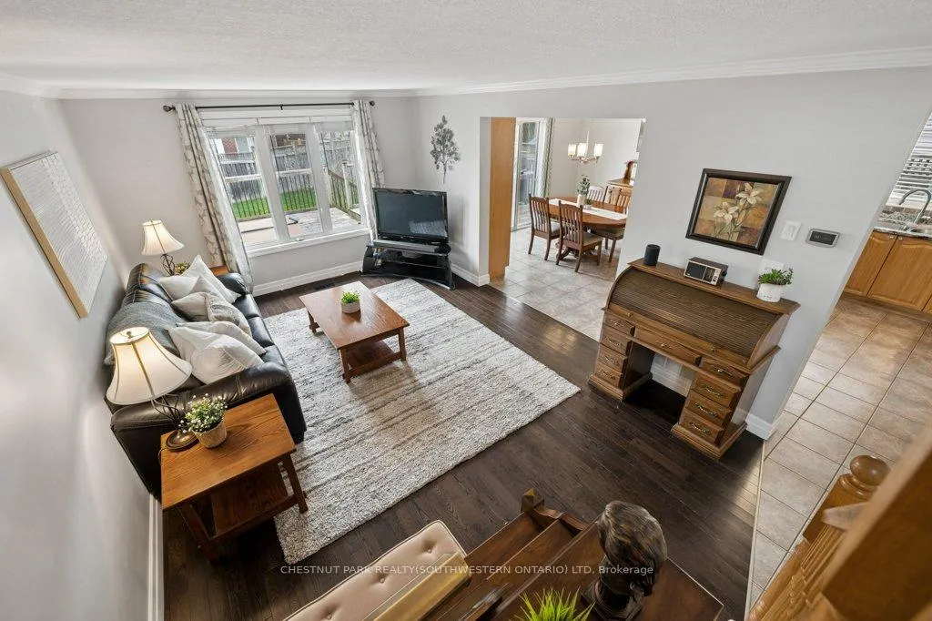 Photo 19 of 641 Interlaken Drive, Waterloo — HOMEH