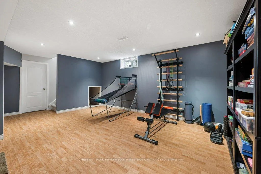 Photo 32 of 641 Interlaken Drive, Waterloo — HOMEH