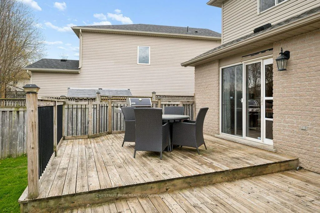 Photo 33 of 641 Interlaken Drive, Waterloo — HOMEH