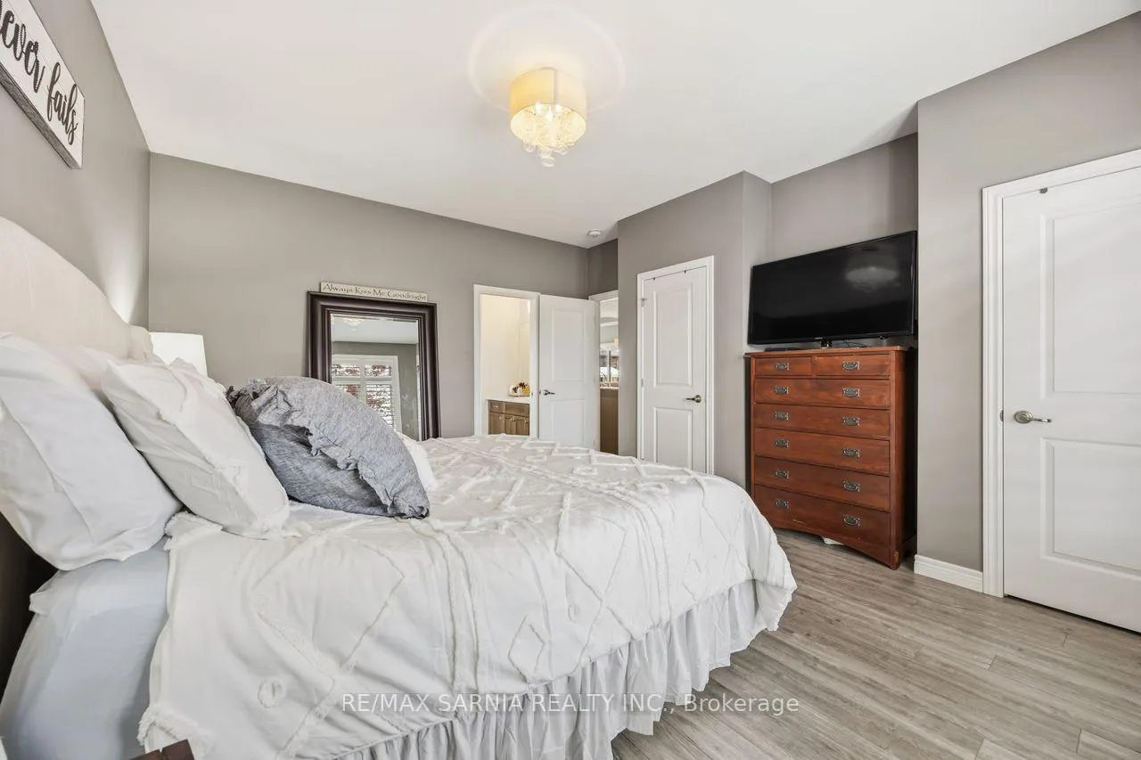 Photo 14 of 233 Paolo Street, Sarnia — HOMEH