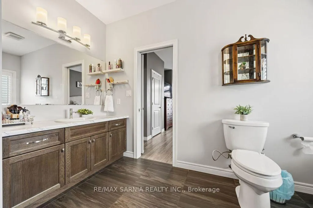 Photo 15 of 233 Paolo Street, Sarnia — HOMEH