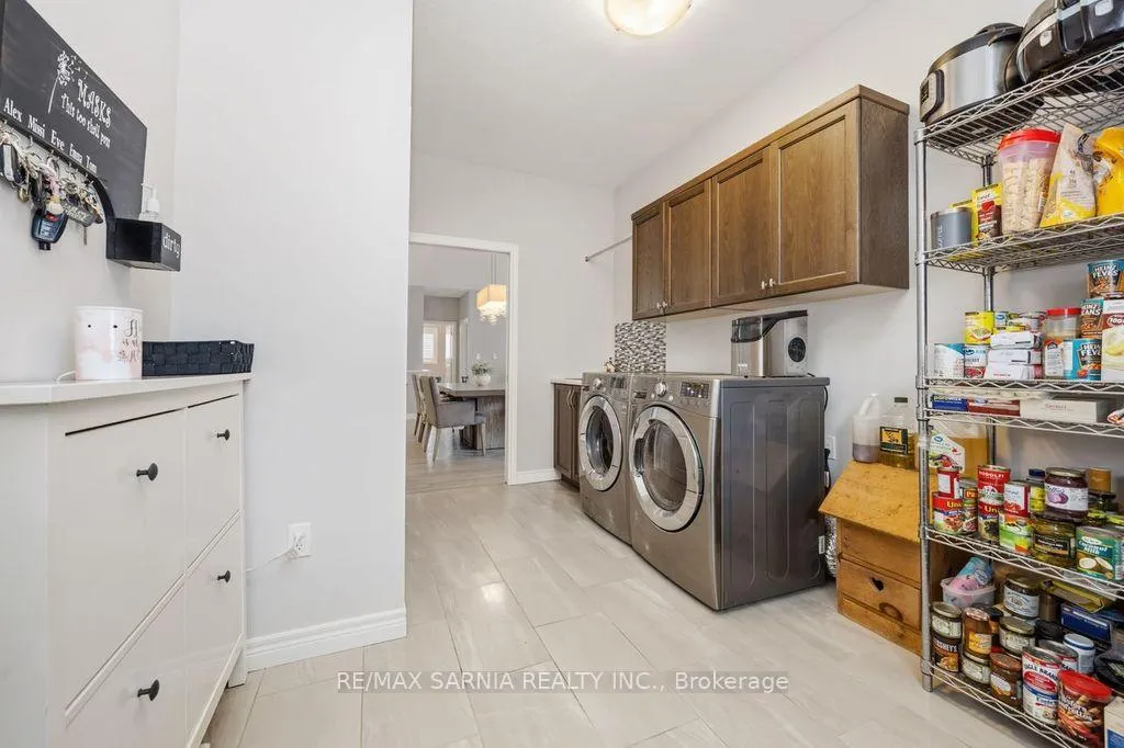 Photo 18 of 233 Paolo Street, Sarnia — HOMEH