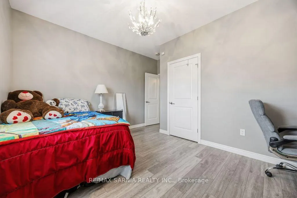 Photo 21 of 233 Paolo Street, Sarnia — HOMEH