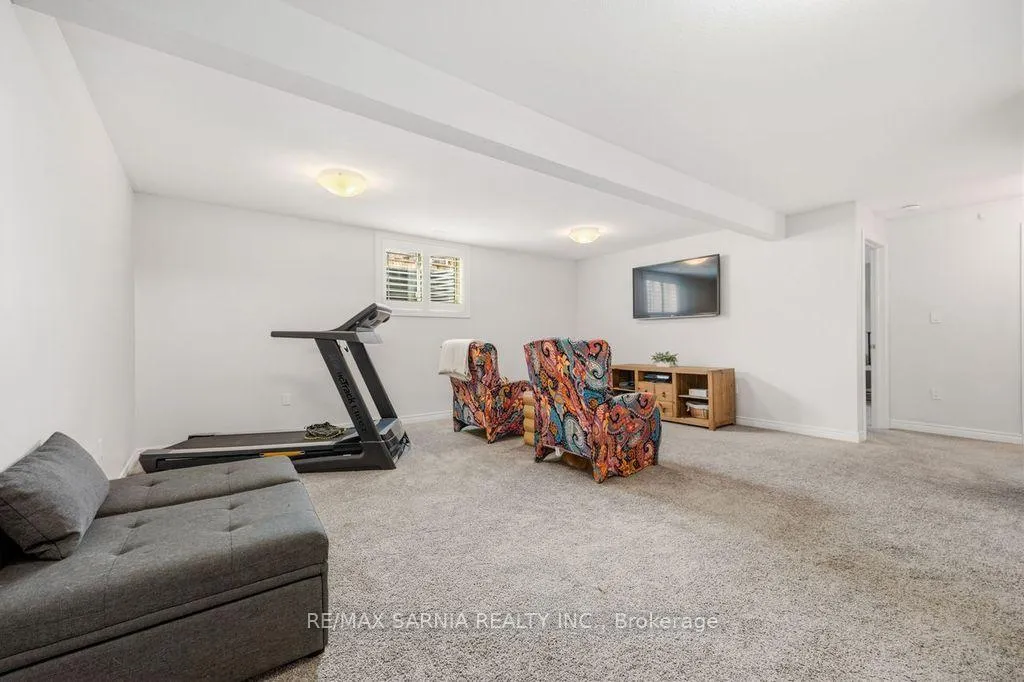 Photo 23 of 233 Paolo Street, Sarnia — HOMEH