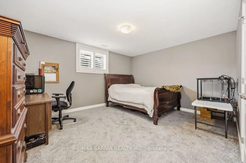 Photo 25 of 233 Paolo Street, Sarnia — HOMEH