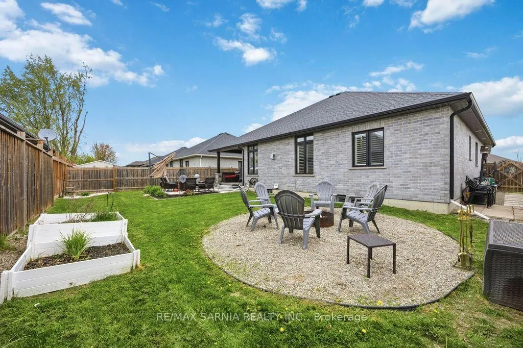 Photo 43 of 233 Paolo Street, Sarnia — HOMEH