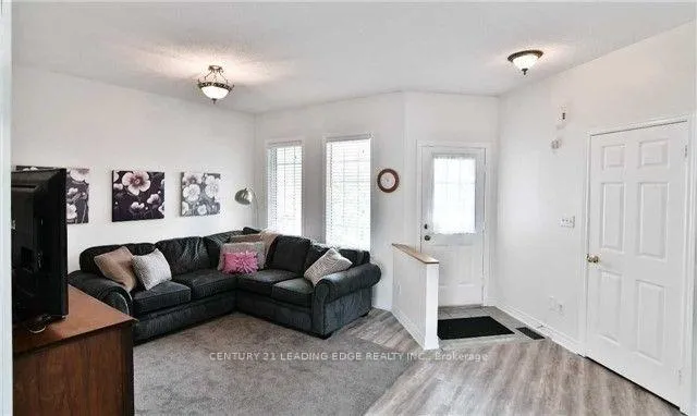Photo 2 of 26 Bedell Crescent, Whitby, Rolling Acres — HOMEH
