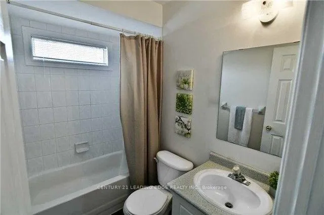 Photo 8 of 26 Bedell Crescent, Whitby, Rolling Acres — HOMEH