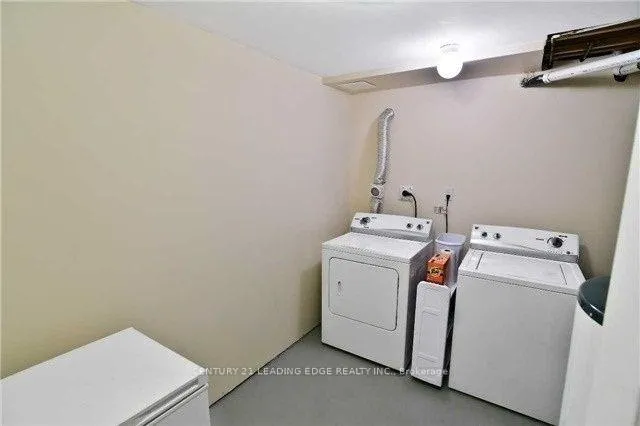 Photo 10 of 26 Bedell Crescent, Whitby, Rolling Acres — HOMEH