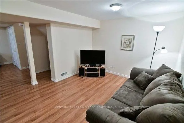 Photo 11 of 26 Bedell Crescent, Whitby, Rolling Acres — HOMEH