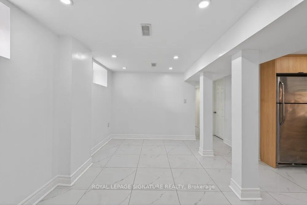Photo 6 of Unit Lower, 146 Coleridge Avenue, Toronto, Woodbine-Lumsden — HOMEH