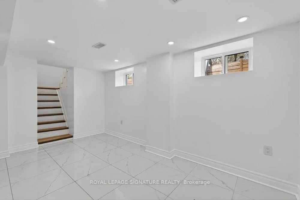 Photo 7 of Unit Lower, 146 Coleridge Avenue, Toronto, Woodbine-Lumsden — HOMEH