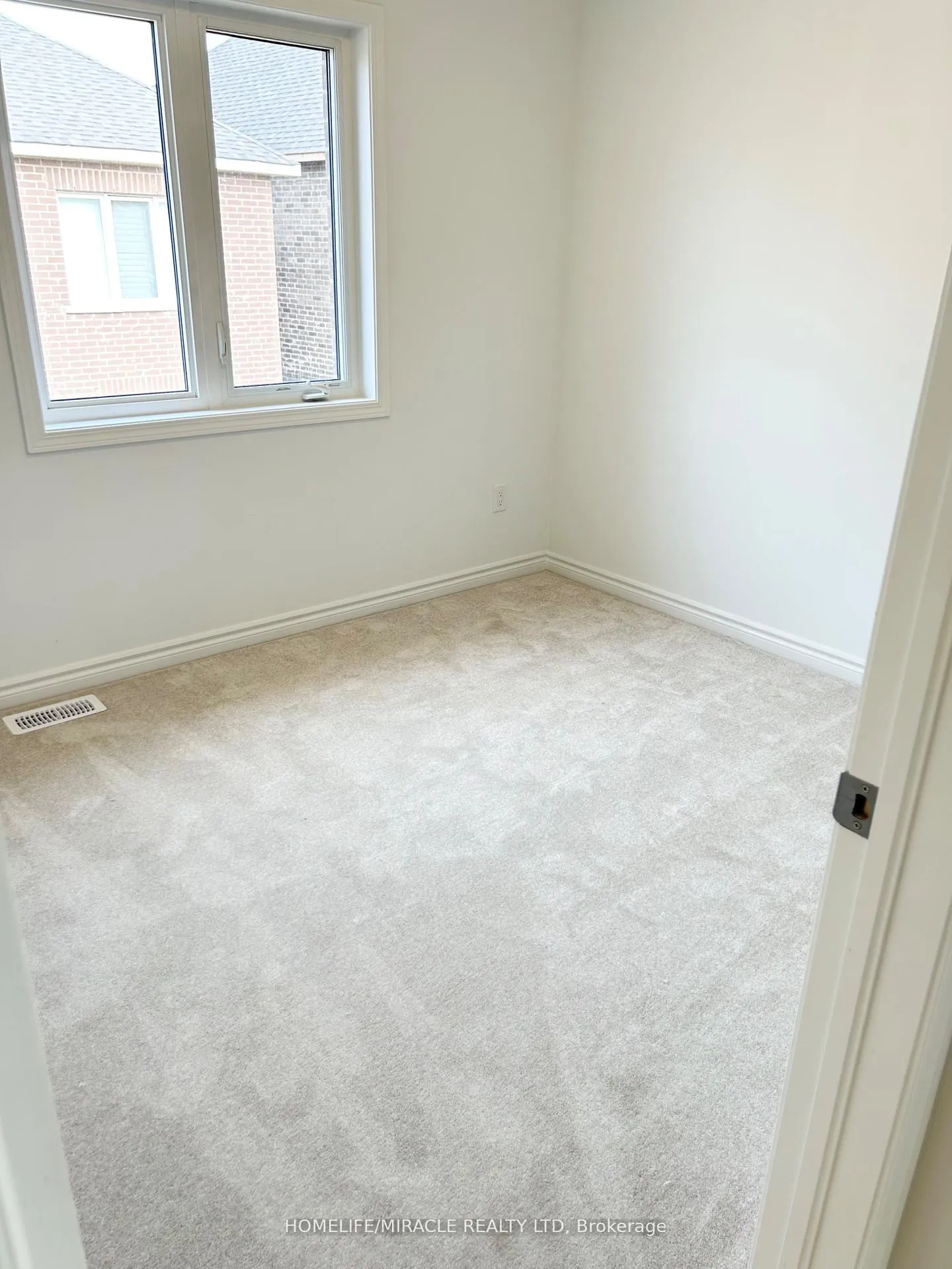Photo 10 of 90 Milt Schmidt Street, Kitchener — HOMEH