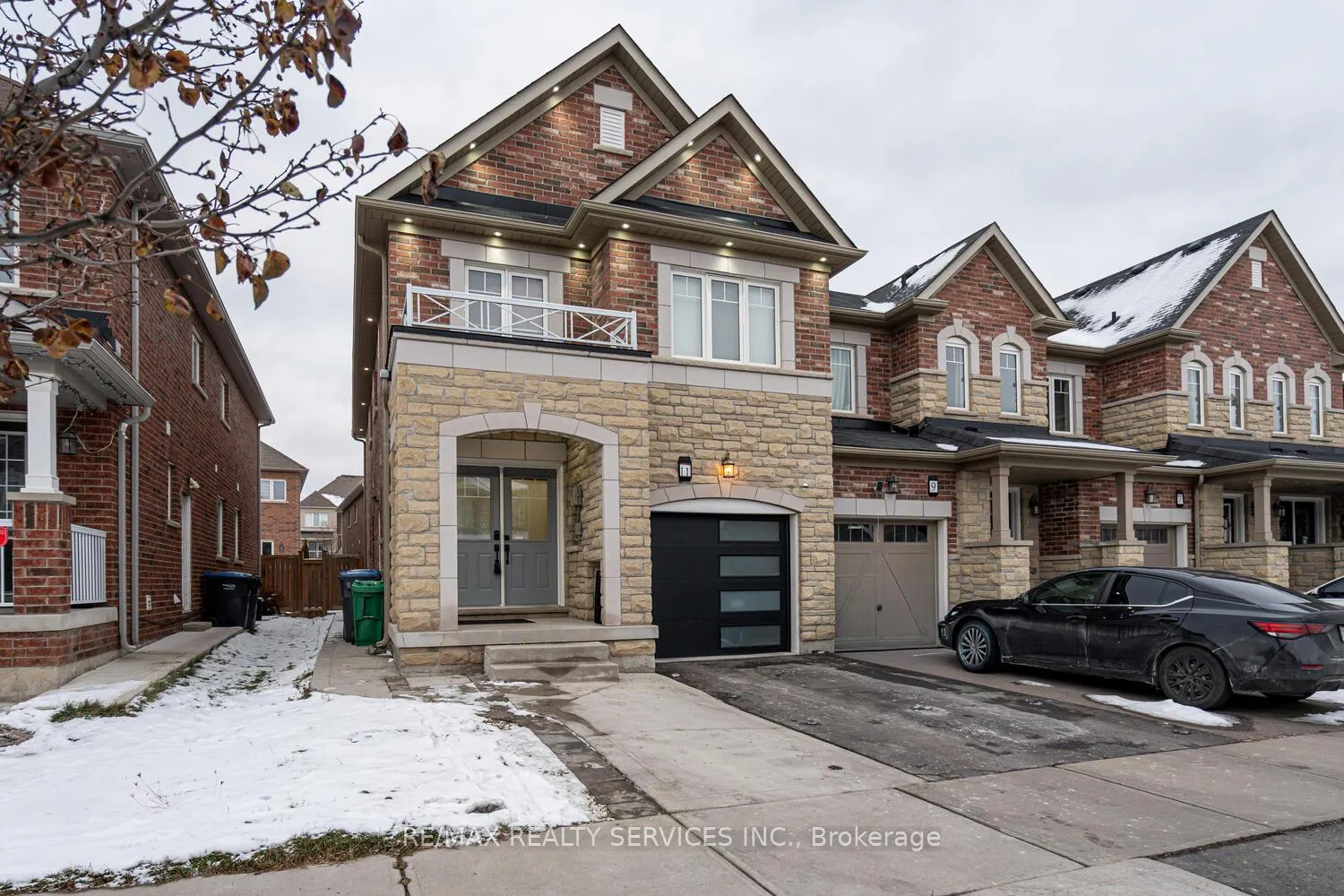 Photo 2 of 11 Hoover Road, Brampton, Northwest Brampton — HOMEH