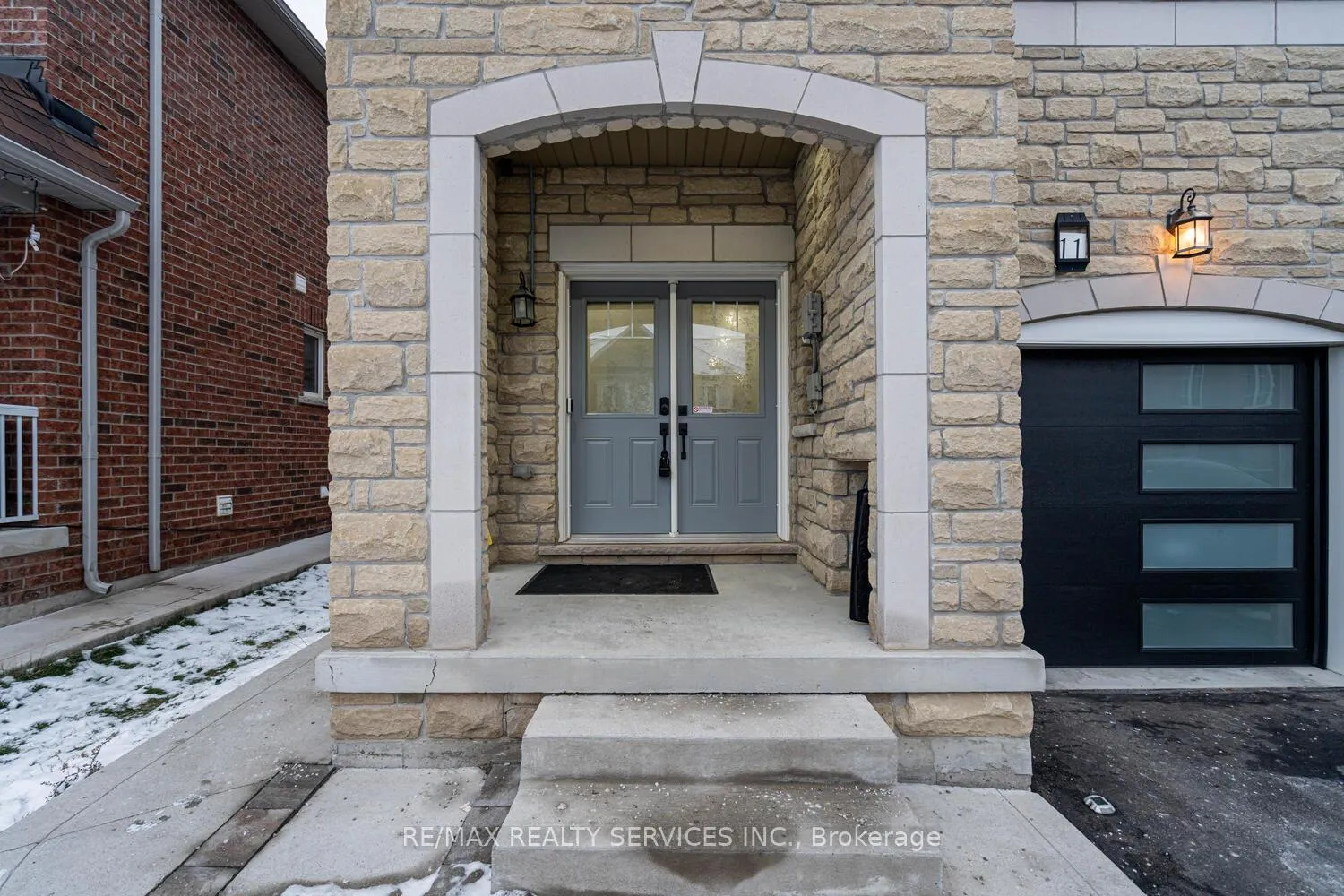 Photo 3 of 11 Hoover Road, Brampton, Northwest Brampton — HOMEH