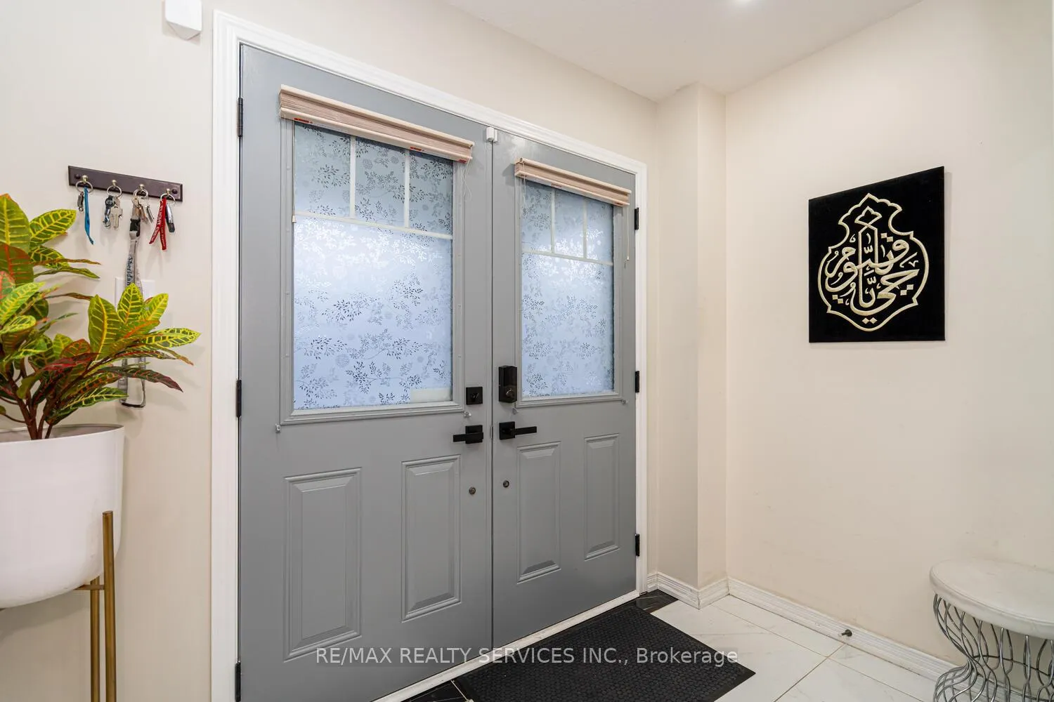 Photo 4 of 11 Hoover Road, Brampton, Northwest Brampton — HOMEH