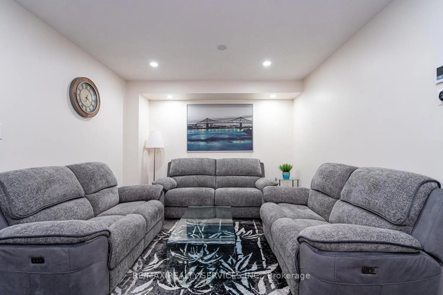 Photo 10 of 11 Hoover Road, Brampton, Northwest Brampton — HOMEH