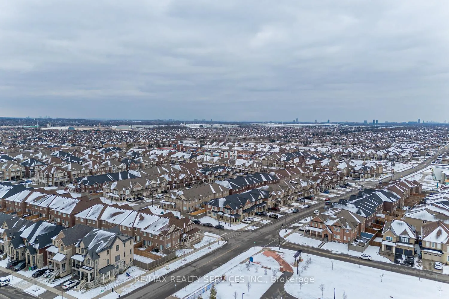 Photo 50 of 11 Hoover Road, Brampton, Northwest Brampton — HOMEH