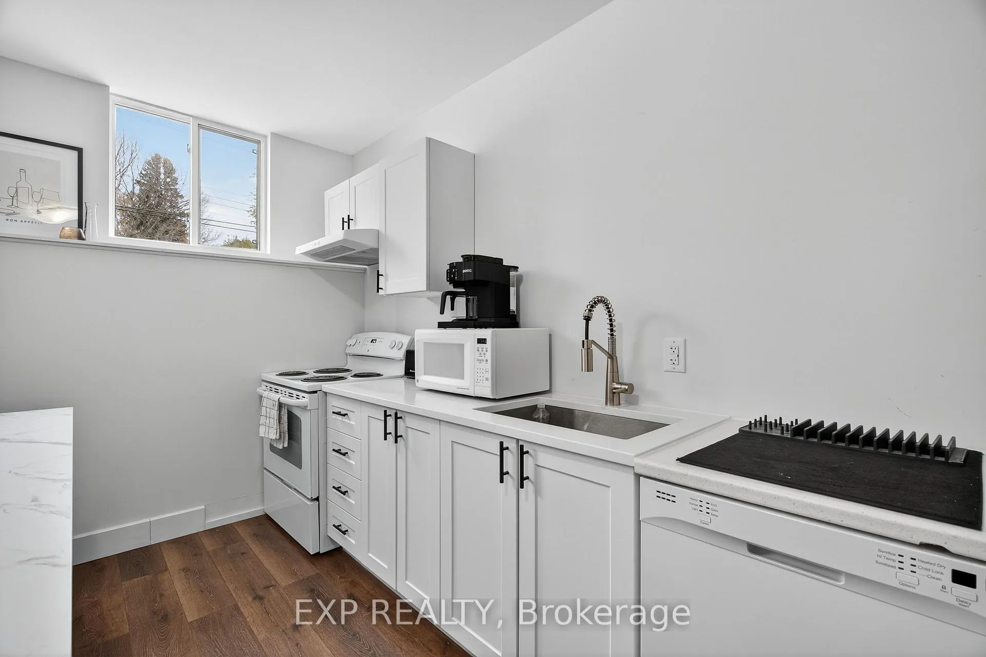 Photo 4 of 53 Lakeview Avenue, Kingston, City Southwest — HOMEH