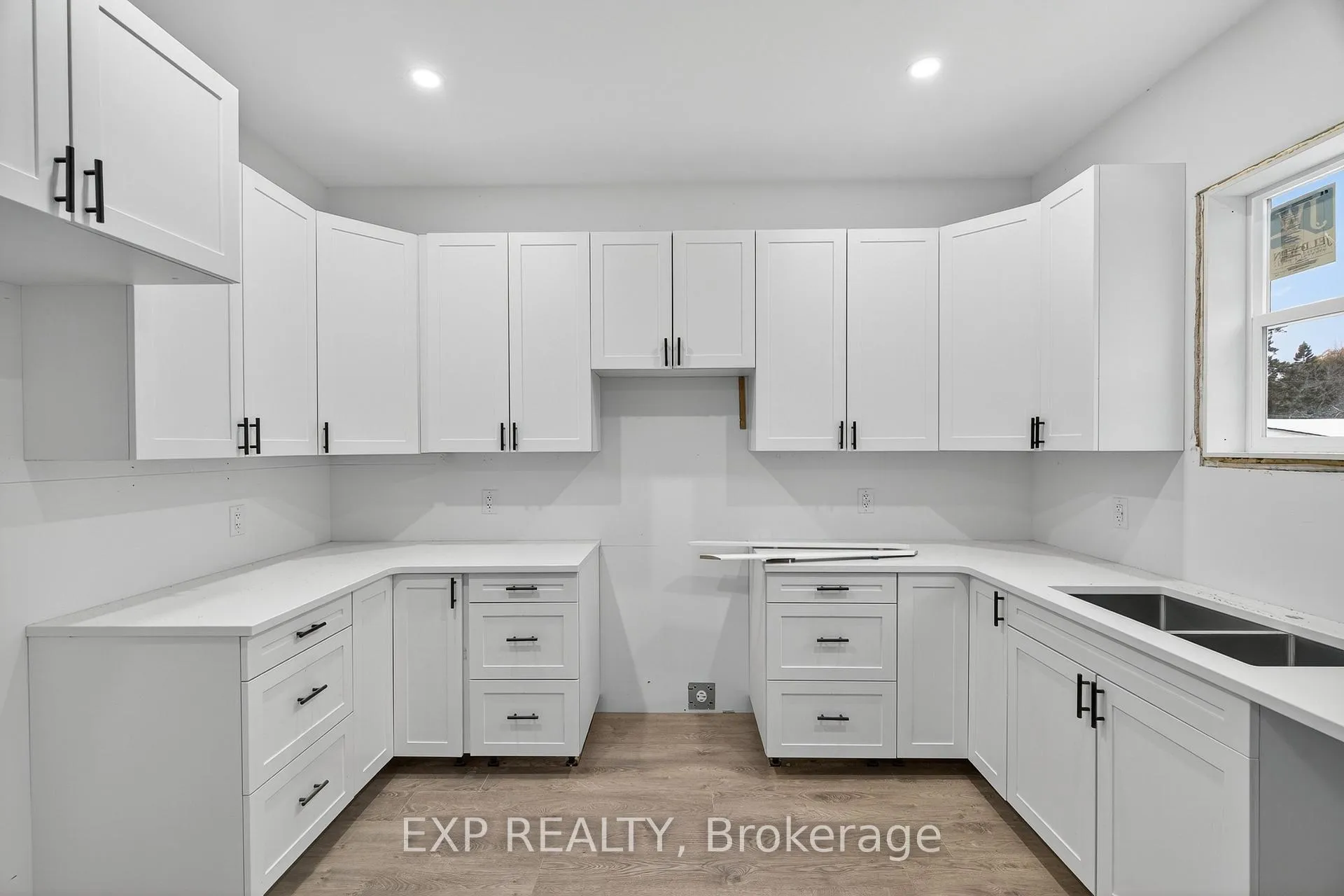 Photo 32 of 53 Lakeview Avenue, Kingston, City Southwest — HOMEH