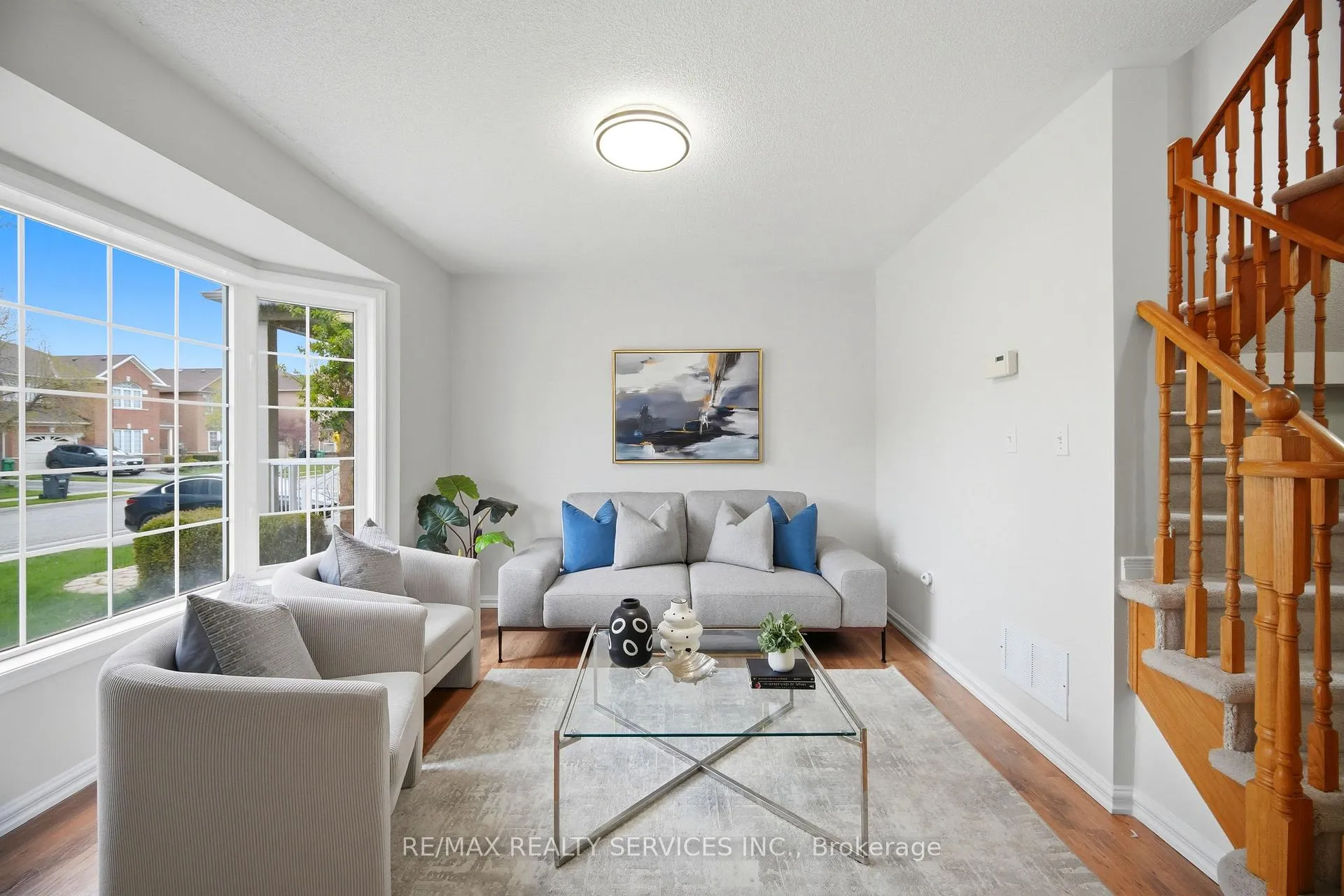 Photo 5 of 21 Upper Highlands Drive, Brampton, Heart Lake East — HOMEH