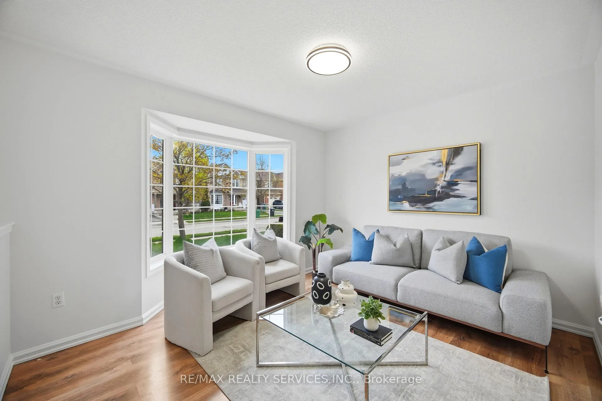 Photo 6 of 21 Upper Highlands Drive, Brampton, Heart Lake East — HOMEH