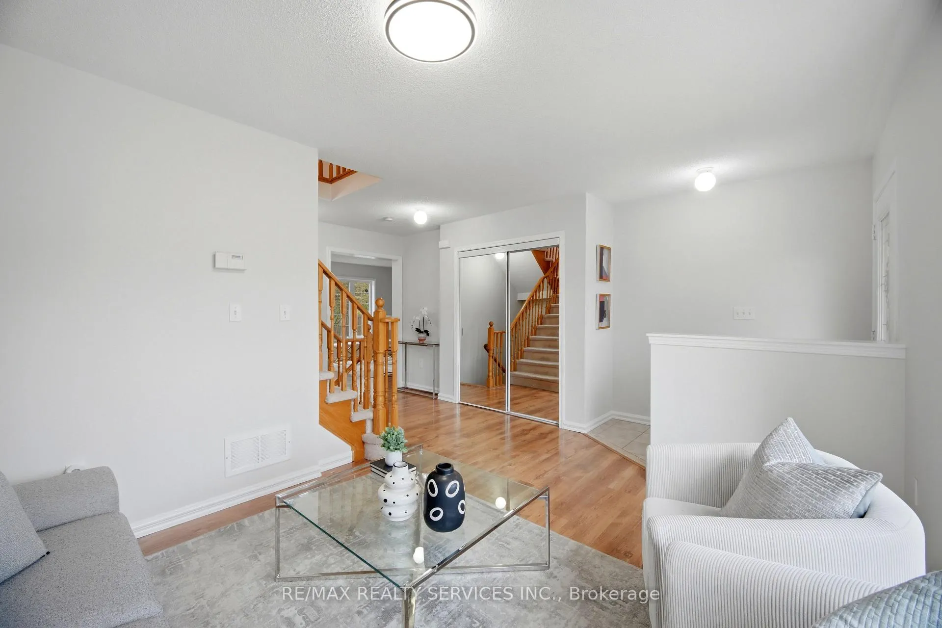 Photo 7 of 21 Upper Highlands Drive, Brampton, Heart Lake East — HOMEH