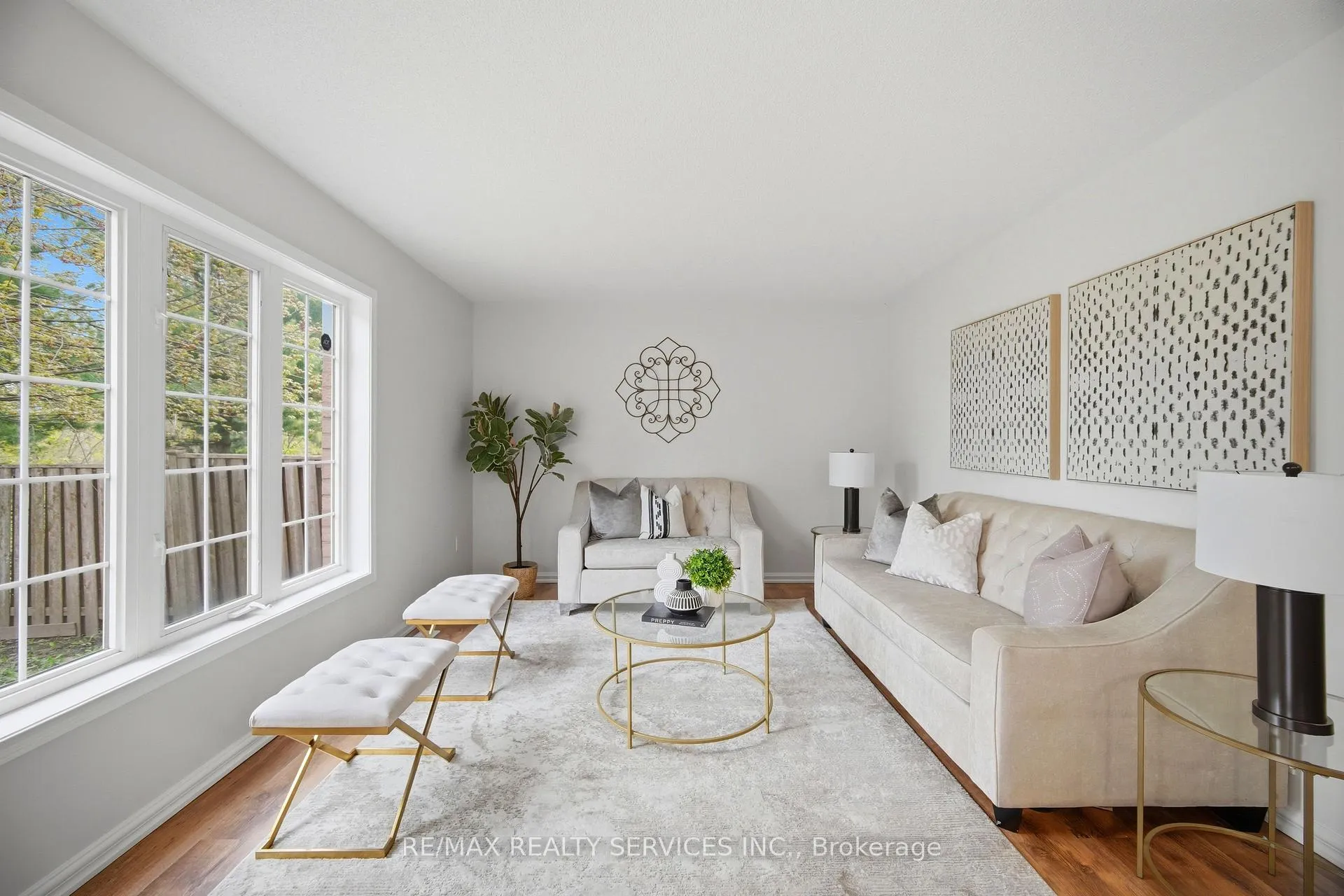 Photo 9 of 21 Upper Highlands Drive, Brampton, Heart Lake East — HOMEH