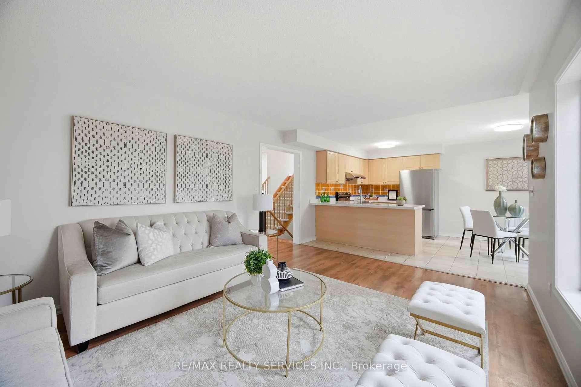 Photo 10 of 21 Upper Highlands Drive, Brampton, Heart Lake East — HOMEH