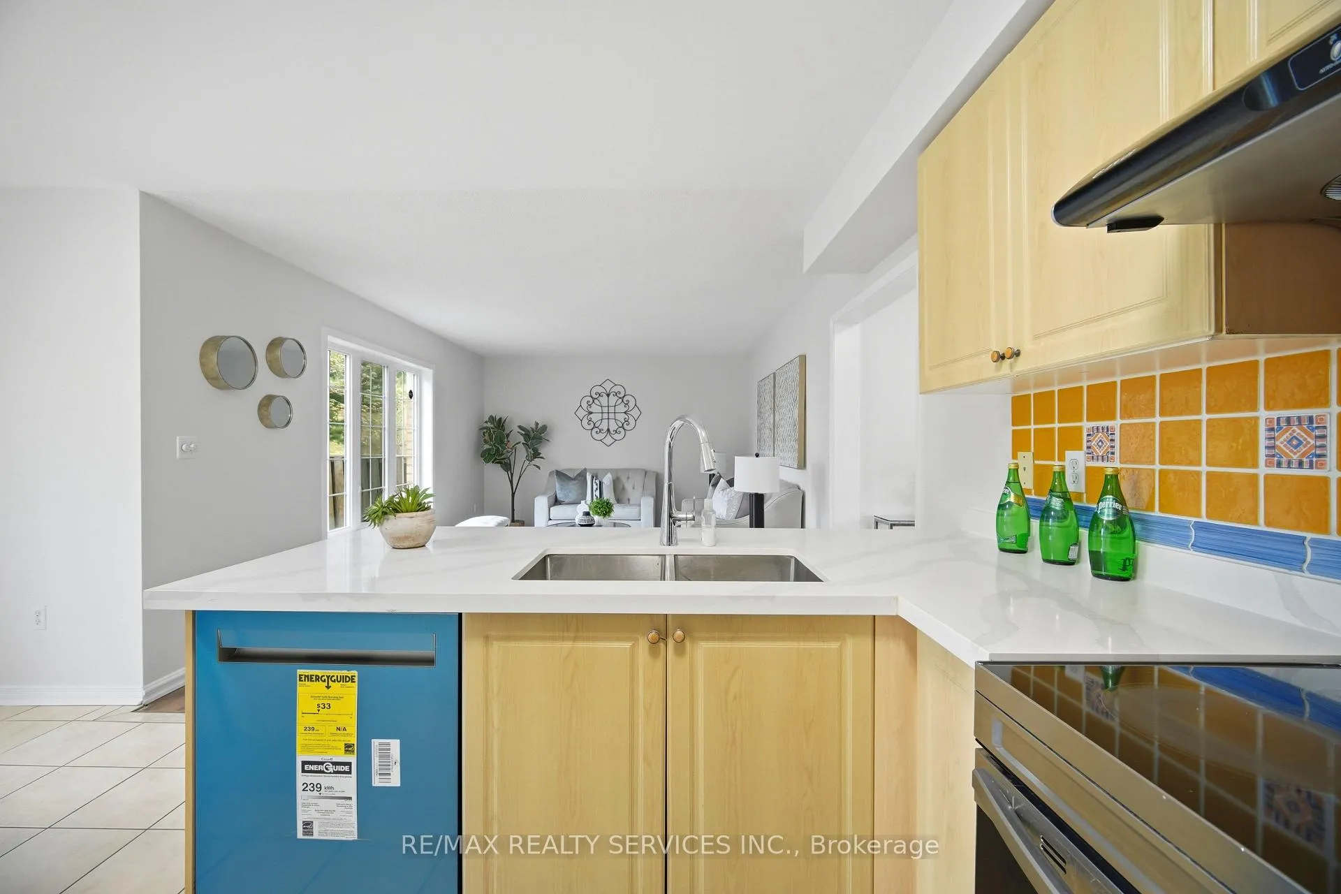 Photo 14 of 21 Upper Highlands Drive, Brampton, Heart Lake East — HOMEH