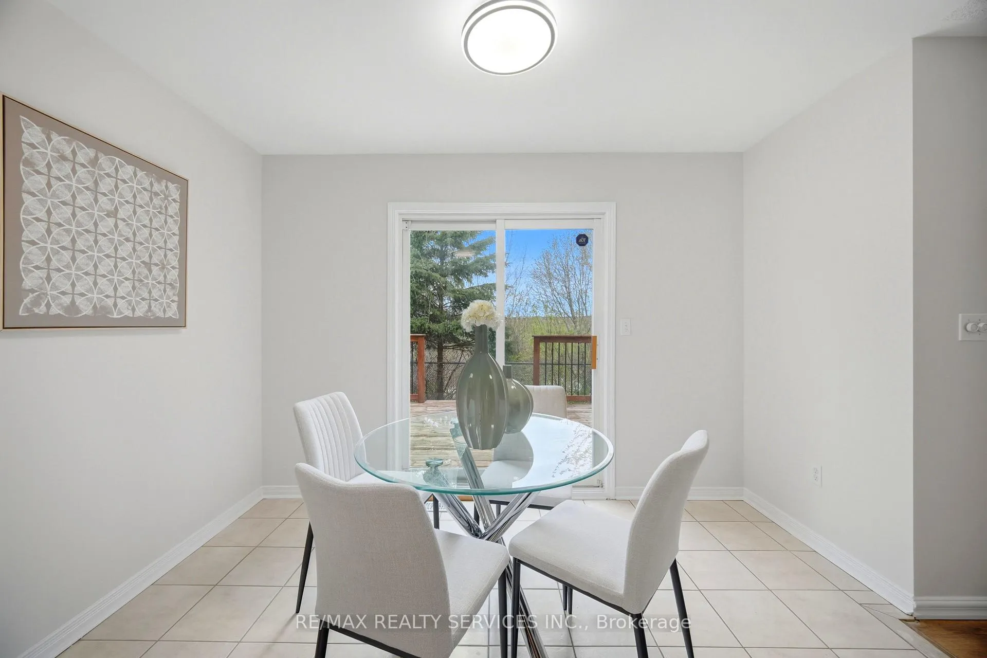 Photo 15 of 21 Upper Highlands Drive, Brampton, Heart Lake East — HOMEH