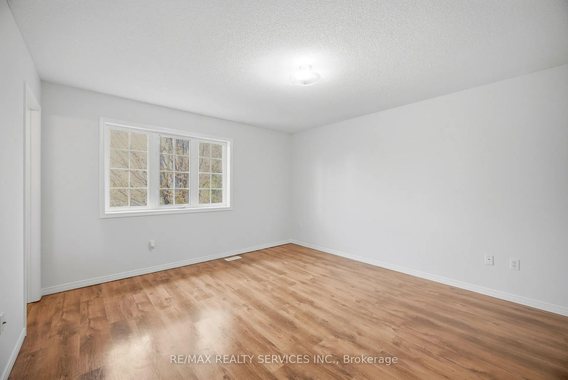 Photo 20 of 21 Upper Highlands Drive, Brampton, Heart Lake East — HOMEH
