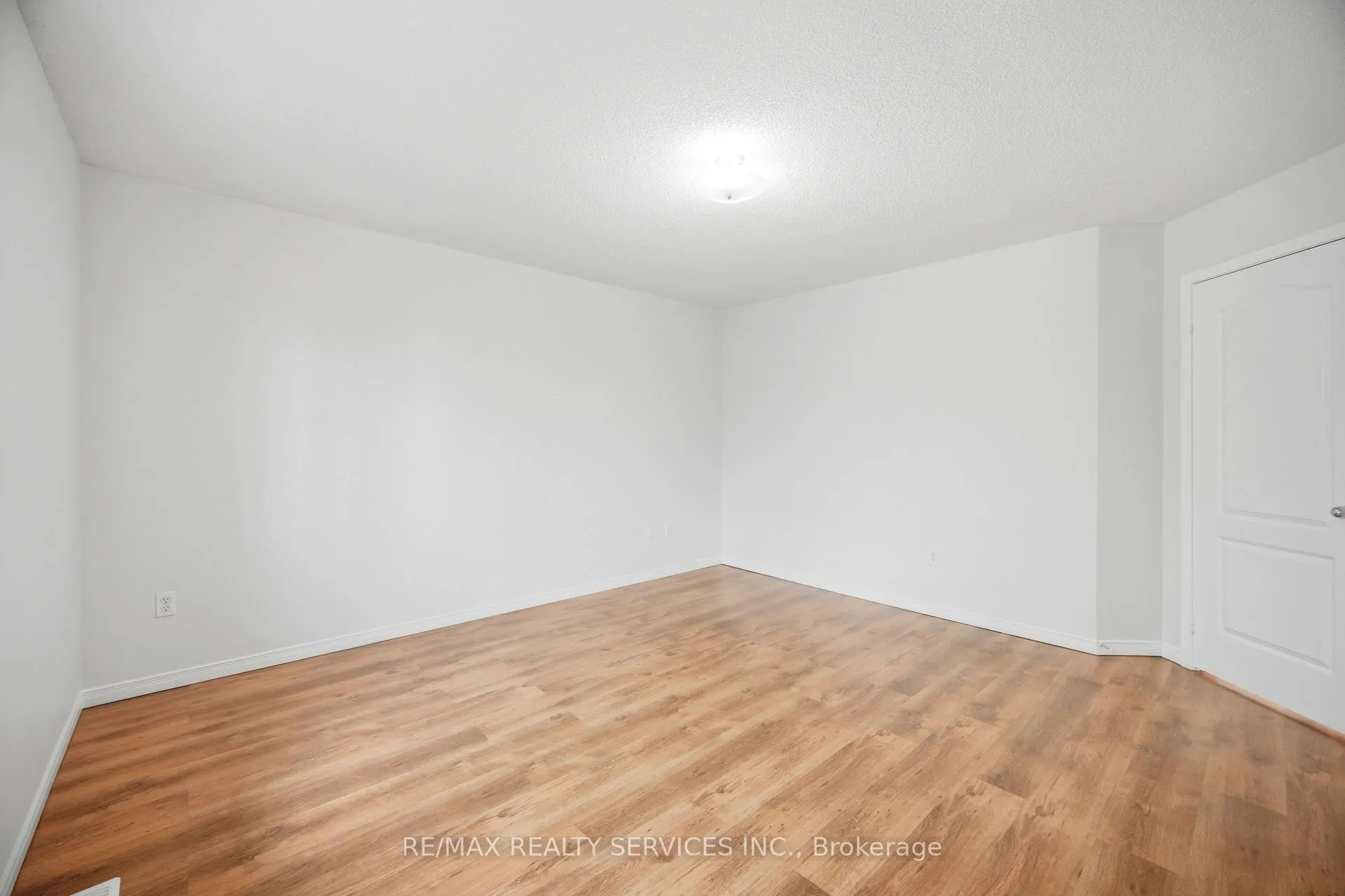Photo 21 of 21 Upper Highlands Drive, Brampton, Heart Lake East — HOMEH