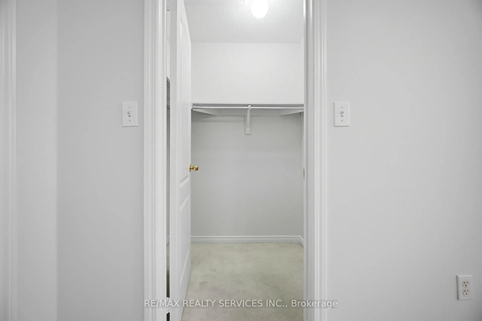 Photo 25 of 21 Upper Highlands Drive, Brampton, Heart Lake East — HOMEH