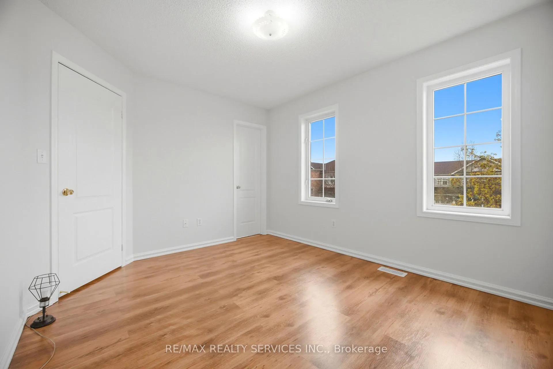 Photo 26 of 21 Upper Highlands Drive, Brampton, Heart Lake East — HOMEH