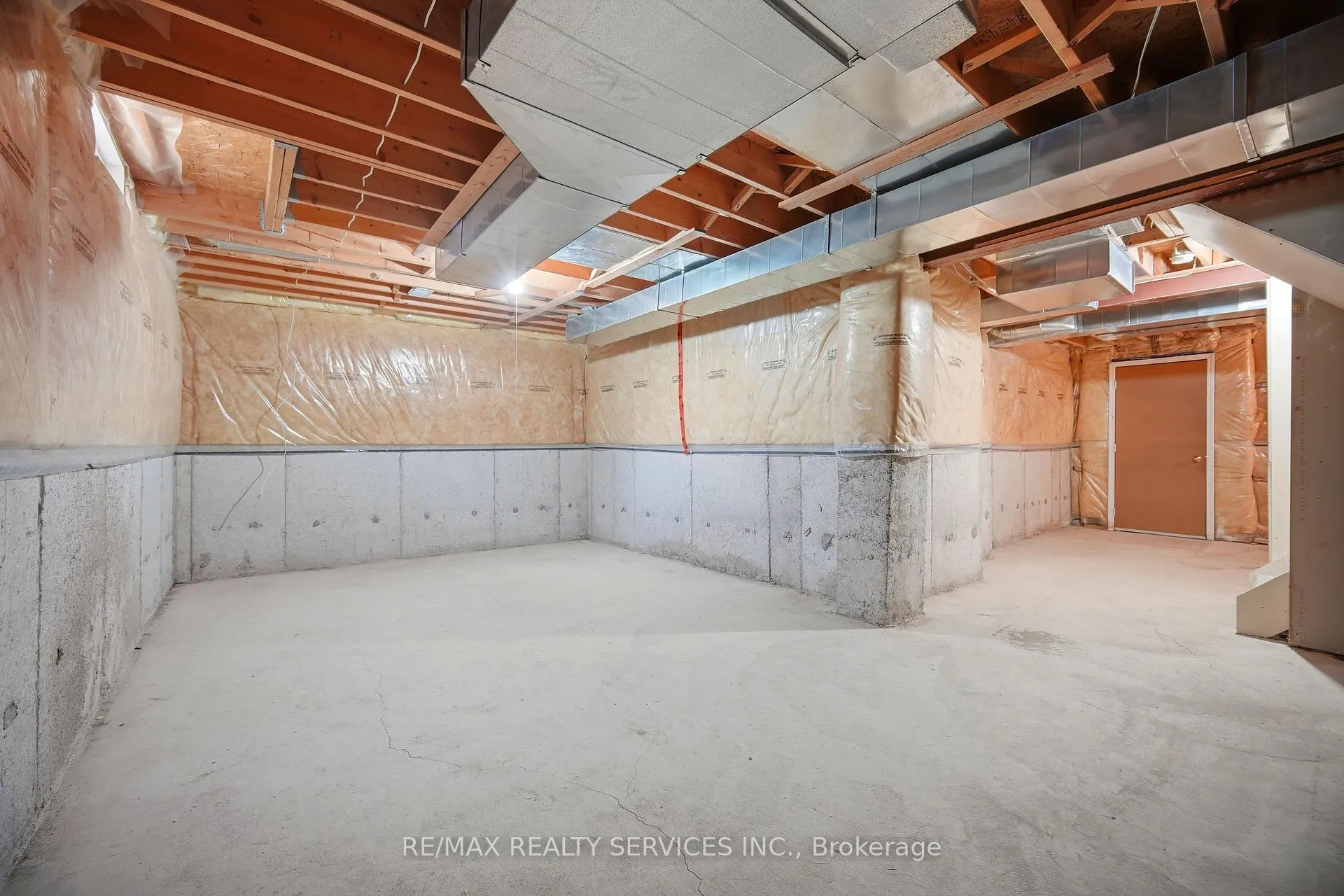 Photo 35 of 21 Upper Highlands Drive, Brampton, Heart Lake East — HOMEH