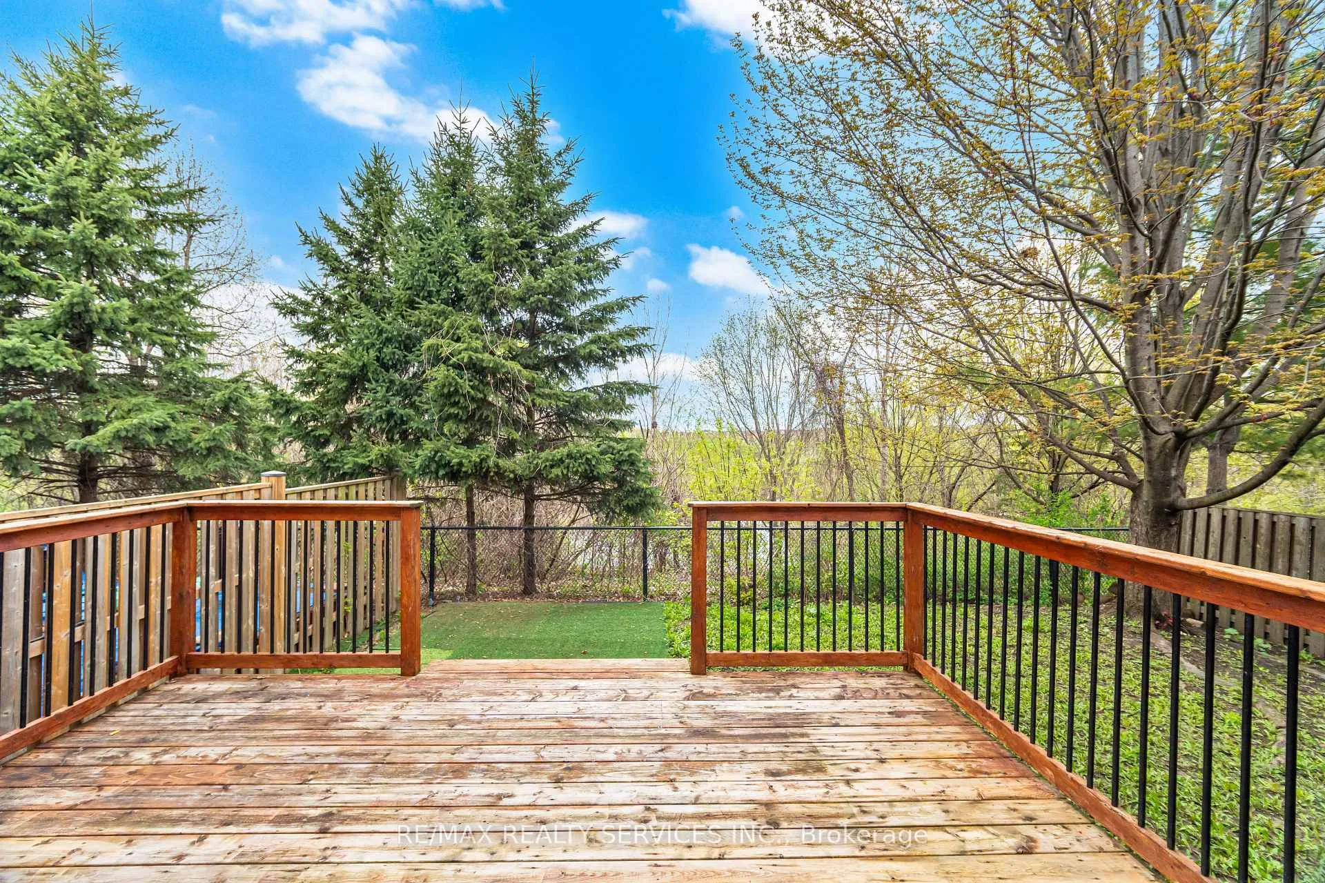 Photo 38 of 21 Upper Highlands Drive, Brampton, Heart Lake East — HOMEH