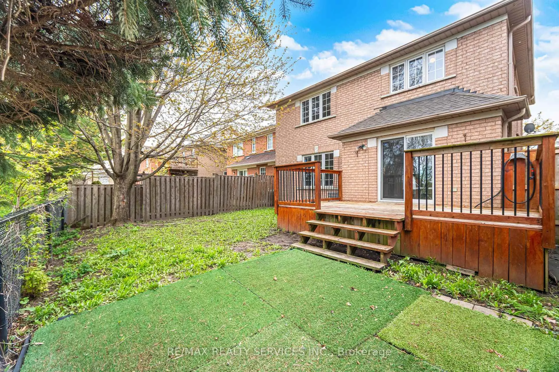 Photo 42 of 21 Upper Highlands Drive, Brampton, Heart Lake East — HOMEH