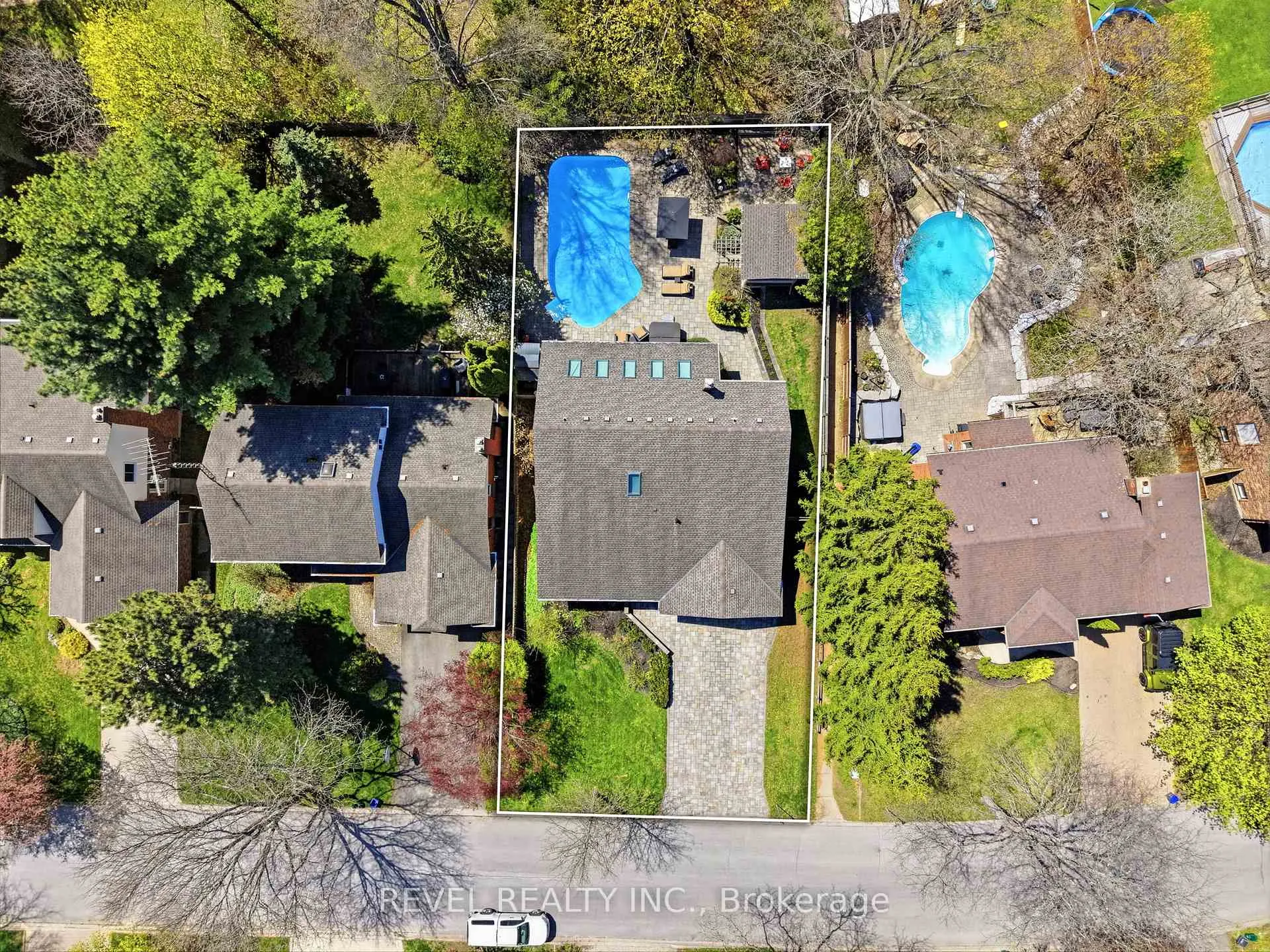 Photo 2 of 63 Millbridge Crescent, Pelham, Fonthill — HOMEH