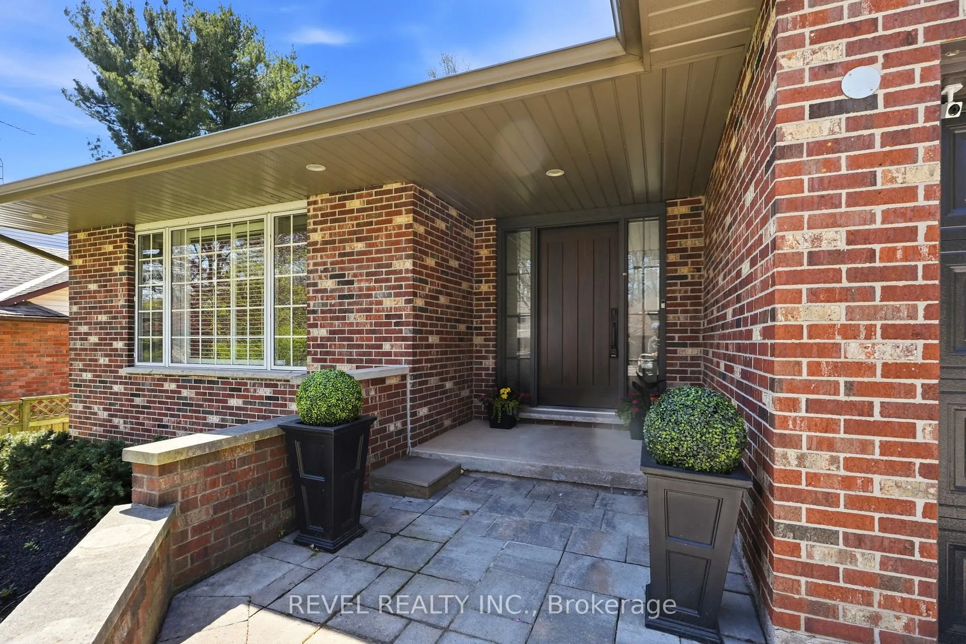 Photo 3 of 63 Millbridge Crescent, Pelham, Fonthill — HOMEH