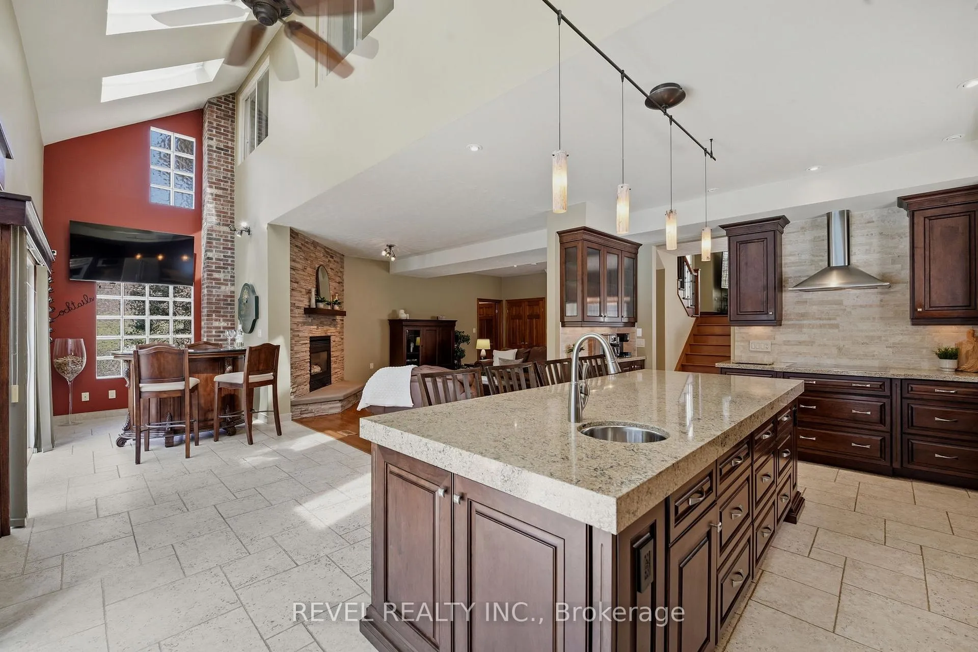 Photo 11 of 63 Millbridge Crescent, Pelham, Fonthill — HOMEH
